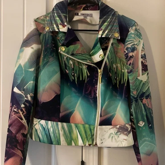 Jennifer Lopez Vibrant Tropical Jacket . - Picture 4 of 5